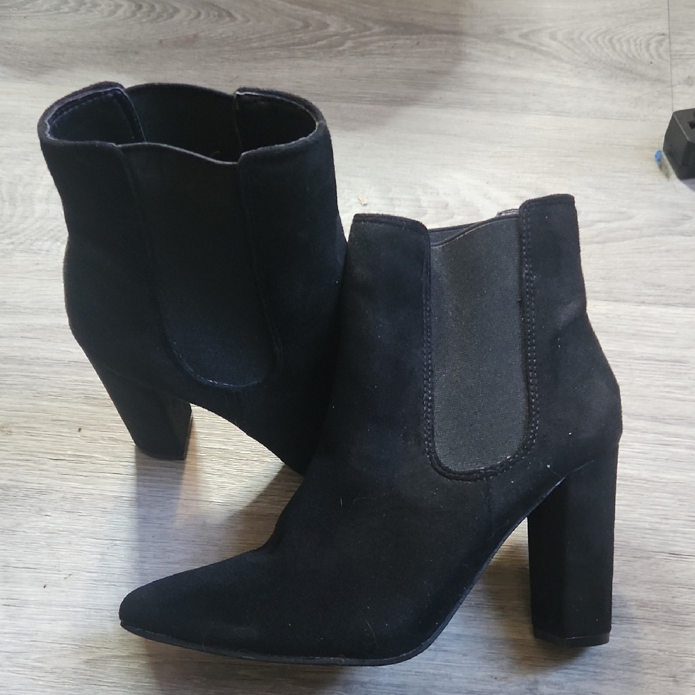Women's Black Suede Pointed Block-Heel Chelsea Ankle Boots